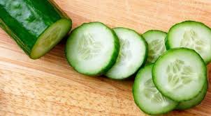 خضروات وفواكه غنية بالماء لترطيب الجسم