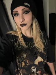 Introduction of a goth mom