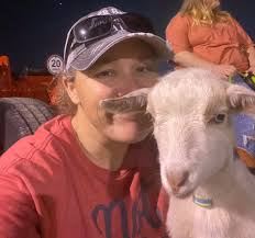 Having a little fun at the fair! TURNER COUNTY DEMOCRAT V SUDEMS Тои ма お  PRESUNTS 6 PHEASUNTS M2