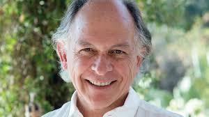 Manuel Suárez: el codescubridor del primer dinosaurio chileno ahora postula  al Premio Nacional