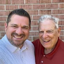 Derek Gosnell's Instagram, Twitter & Facebook