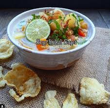 Untuk cara penyajian masakan ini biasanya dihidangkan selagi panas kemudian diberi sedikit perasan jeruk nipis dan sambalnya. Resep Membuat Sop Kikil Sapi Cara Memasak Praktis