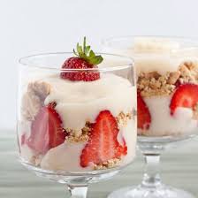 Tiramisu Aux Fraises Et Chocolat Blanc Fait Maison Recette En 2020 Chocolat Blanc Fraise Au Chocolat Recette Tiramisu Fraise