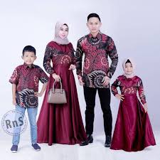 Tapi kesalahan dalam padu padan busana bisa. Model Baju Batik Couple Gamis Kombinasi Untuk Pesta Keluarga Shopee Indonesia