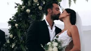 Ο γαμπρός έφτασε στην εκκλησία λίγο. To Xasame To Koritsi H Xristina Mpompa Elampse Ston Gamo Ths Xronias Fwto Agriniotimes Gr