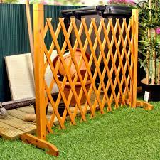 Get the best deals on lattice garden trellises. Expanding Fence Garden Screen Trellis Style Expands To 6 4 Freestanding Wood Trellis Fence Garden Screen Garden Trellis Fence