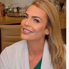 Paula Berardi's Instagram, Twitter & Facebook