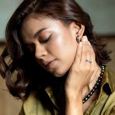 Jane Gold Diamond and Blue Sapphire Ring 7.5