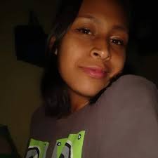 En la primera foto vemos a Demi Lovato en 2022, en la segunda foto vemos a  Demi en 2025, recordemos que la salud m3n•tal si es importante. Nos alegra  ver a Demi