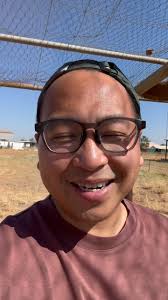 Hey everyone! Today is Friday and this is a post! Here's a family!⁠ ⁠  Beavis and Celia are part of the Hari clan which is one part Indonesian,  one part Singaporean, and