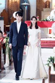 Seohyun And Kim Jung Hyun Are A Somber Bride And Groom For Their Wedding Day In Time Soompi Kim Jung Seohyun Kim
