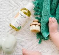 Amazon.com: mogimogi baby Unscented Organic Baby Oil | Hydrates & Nourishes  Dry Skin | After Bath Moisturizer for Babies & Toddlers | Gentle, ...