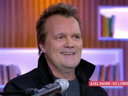"J'étais dans une rage" : Axel Bauer explique pourquoi il a voulu "détruire  le plateau de Michel Drucker" (VIDEO)