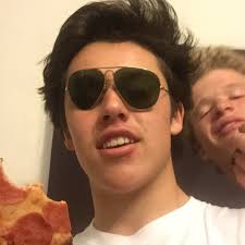 Stream Ray Holmberg music