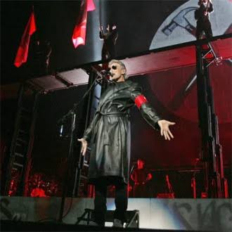 Roger Waters thanks fans at The Wall Live | ELLE Canada Magazine | Beauty,  Fashion and Lifestyle Trends & Celebrity News