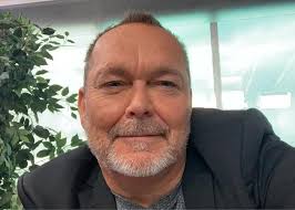 Jean-Michel Anctil: voyez l'accueil que sa blonde lui réservait à son  retour de la jungle