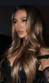 Meghan Beard (meggbeardd)