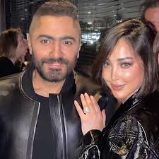 احتفل الفنان المصري تامر_حسني، بعيد ميلاده أمس الإثنين ١٦ أغسطس/أب، وتلقى آلاف الرسائل من محبيه عبر السوشيال ميديا. Ø¨Ø³Ù…Ø© Ø¨ÙˆØ³ÙŠÙ„ Ø²ÙˆØ¬Ø© ØªØ§Ù…Ø± Ø­Ø³Ù†ÙŠ ØªØªØ®Ø·Ù‰ Ø§Ù„Ø­Ø¯ÙˆØ¯ Ø§Ù„Ø­Ù…Ø±Ø§Ø¡ Ø¨Ø¥Ø·Ù„Ø§Ù„Ø© ÙØ§Ø¶Ø­Ø© Ù„Ù… ØªÙØ¹Ù„Ù‡Ø§ Ù…Ù† Ù‚Ø¨Ù„ Ø´Ø§Ù‡Ø¯ ØµÙˆØ±Ø© Ø®Ù„ÙŠØ¬ Ø§Ù„Ø¬Ø²ÙŠØ±Ø©