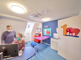 Mitglied der gbr können nur mitarbeiter*innen sein, die gerade aktiv im unternehmen arbeiten. Kinderarztpraxis Schreinerei Eder Gbr