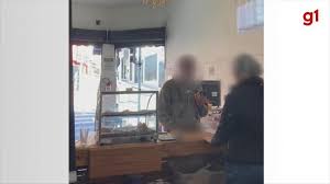 Dona de loja de doces registra BO após cliente mostrar o pênis durante  atendimento