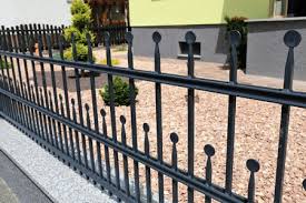 Find many great new & used options and get the best deals for bohlenzaun 180x170cm bretterzaun holzzaun sichtschutzzaun garten zaun kiefernhol at the best online prices at ebay! Metallzaune Fur Den Garten Zaunsysteme Direkt De