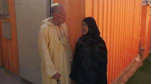 غادر جورج بوش الأب منصبه عام 1993م، ثمّ أسّس مكتبته الرئاسية عام 1997م، إذ كان نشطاً في الكثير من المجالات الإنسانية، وقد ساند بيل كلينتون في. Ø´Ø¨ÙŠÙ‡ Ø¬ÙˆØ±Ø¬ Ø¨ÙˆØ´ Ø§Ù„Ø£Ù…ÙŠØ±ÙƒÙŠ ÙŠØ¬Ø°Ø¨ Ø§Ù„Ø­Ø¬Ø§Ø¬ ÙÙŠ Ù…Ù†Ù‰ Ø§Ù„Ø´Ø±Ù‚ Ø§Ù„Ø£ÙˆØ³Ø·
