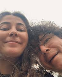 Kat Mortimer (@katsfootsteps) • Instagram photos and videos