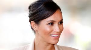 Micsoda átváltozás: Rá sem ismerni Szíj Melindára új klipjében