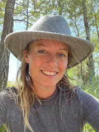 Andrea Pont's Instagram, Twitter & Facebook