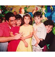 A jornalista fez uma homenagem a fausto silva, que deixou a globo semana passada sem se despedir da audiência. Trigemeos De William Bonner E Fatima Bernardes Relembram A Infancia No Dia Do Aniversario