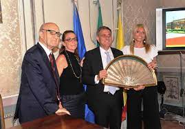 L'arte del ventaglio in spagna Giovanni Ardizzone Alla Cerimonia Del Ventaglio Orgoglioso Del Mio No A Cuffaro Video Il Sito Di Sicilia