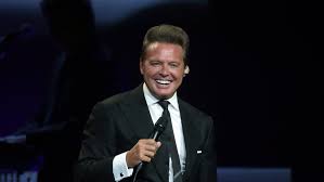Luis miguel presenta los lyric videos de su más reciente producción ¡méxico por siempre! Luis Miguel Wins Album Of The Year Latin Grammy Grammy Com