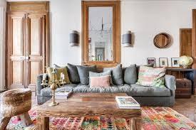 Nehmen sie auf polstermöbeln platz, die einen tollen blickfang in ihrem wohnzimmer bilden: Graues Sofa Dekorieren 7 Coole Styling Ideen