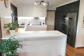 With years of experience and a commitment to always supplying the best quality products and services, kitchen gallery has designed and crafted kitchens in brisbane, throughout queensland and even northern nsw that look and function noticeably better than those created by competing manufacturers. Brisbane Kitchen Design New Installations Renovations