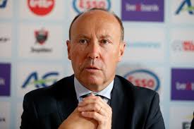 Ook UCI zette nog geen handtekening onder transfer Cian Uijtdebroeks:  “Dossier wordt onderzocht door juridische dienst”