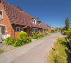 Haus hamburg eidelstedt kaufen ab 379.000 €, hamburg eidelstedt 5 zimmer 2 garagen kamin ruhige lage tolle nachbarn ca 159 m2 wflnfl+keller+traumgrundstück. Haus Zum Verkauf 22523 Hamburg Eidelstedt Mapio Net