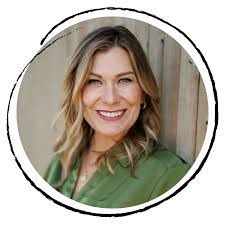 Amanda Cottrell's Instagram, Twitter & Facebook