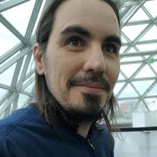 El 1 de Julio empece a trabajar la web de este cliente junto a Dean Romero  cliente lider en su sector, sector salud, pero sin trabajar EEAT y con una  web bastante