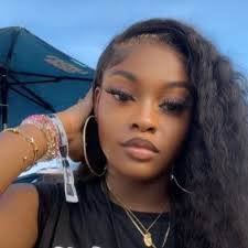 Cassandra Alexandre (@SandraTooCute)