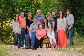 We Love Big Family Groups It S Extra Special For Grandparents To Have A Portrait With The Entire Family Preview From G Family Fun Family Session Big Family