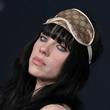 Billie Eilish dans un porno : la pratique du deepfake est un fléau - RTBF  Actus