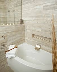 Pour commencer, il est important de savoir, si vos murs seront chargés de meubles. 1001 Idees Deco Pour La Salle De Bain Travertin