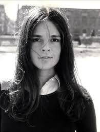 Ali Macgraw I Watch Love Story Every Fall Ali Macgraw S Jenny Cavalleri Is The Perfect Dark Brunette I Love Her Center Par Ali Macgraw Beauty Autumn Beauty
