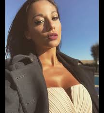 Sarah Pombo's Instagram, Twitter & Facebook