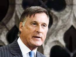 Maxime bernier en train de construire son propre siège pour la chambre des communes (2019, colorisé). Maxime Bernier Is Furious After Being Interviewed By The Cbc And He May Have A Point National Post