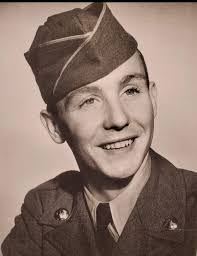 Amy Bupp's Instagram, Twitter & Facebook