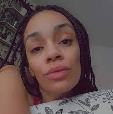 Selena Becker's Instagram, Twitter & Facebook