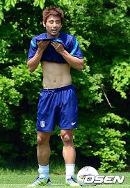 T팬티 모양의 비키니 하의를 입어 엉덩이가 고스란히 드러났다. ì‚¬ì§„ êµ¬ìžì²  ë•€ ë‹¦ìœ¼ë©´ì„œ ë³µê·¼ ìžëž' ì¡°ì„ ì¼ë³´