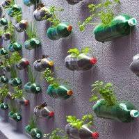 Dengan ini kita boleh mengurangkan penggunaan bekas plastik dalam kehidupan harian kita. Cara Kreatif Untuk Menggunakan Semula Botol Plastik Lama