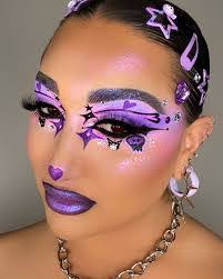 Simone Vardakis's Instagram, Twitter & Facebook